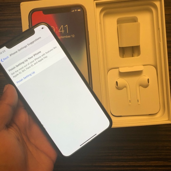 iPhone X - Picture 4 of 4